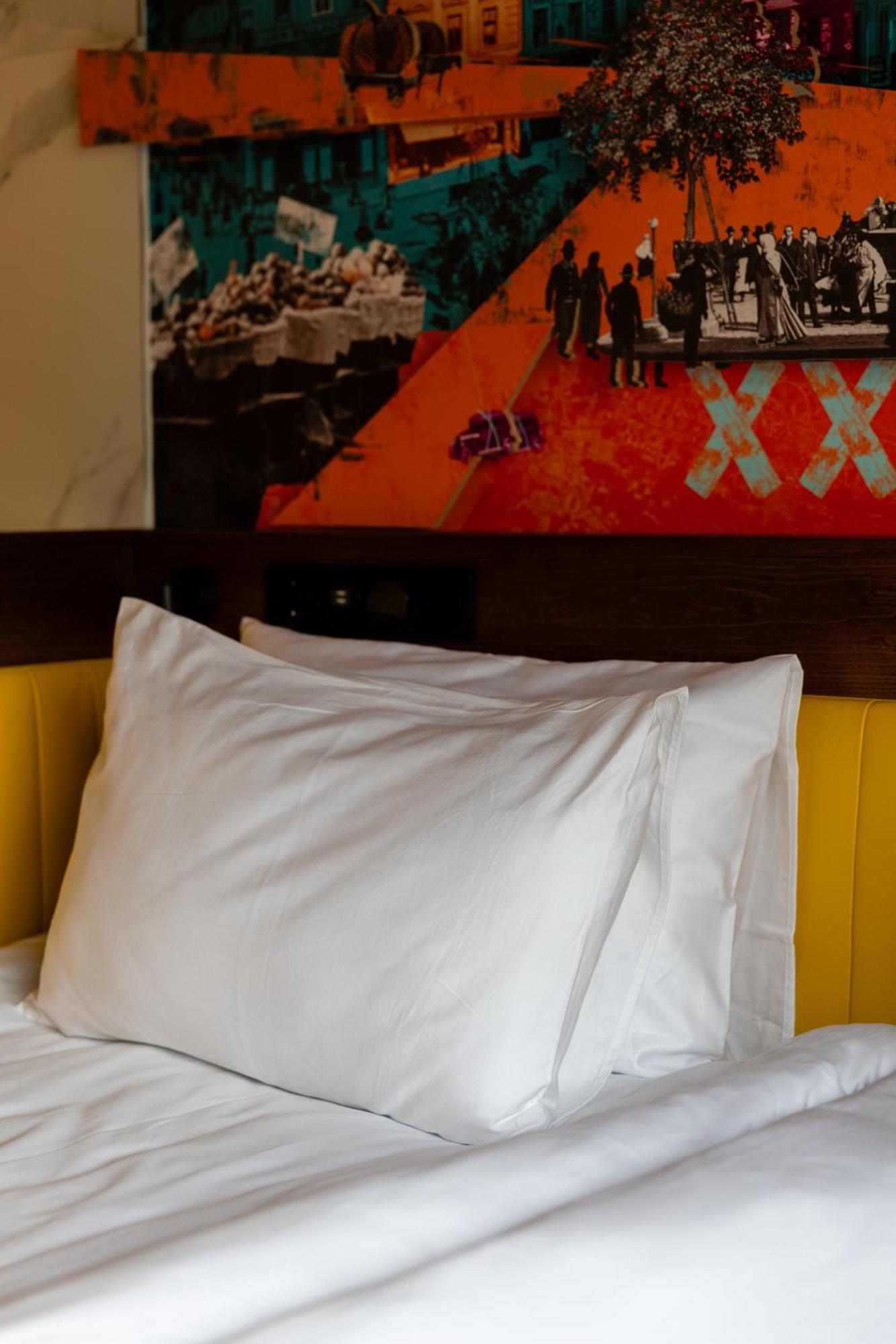 !Fest Hotel Rynok Square Lviv Exterior photo